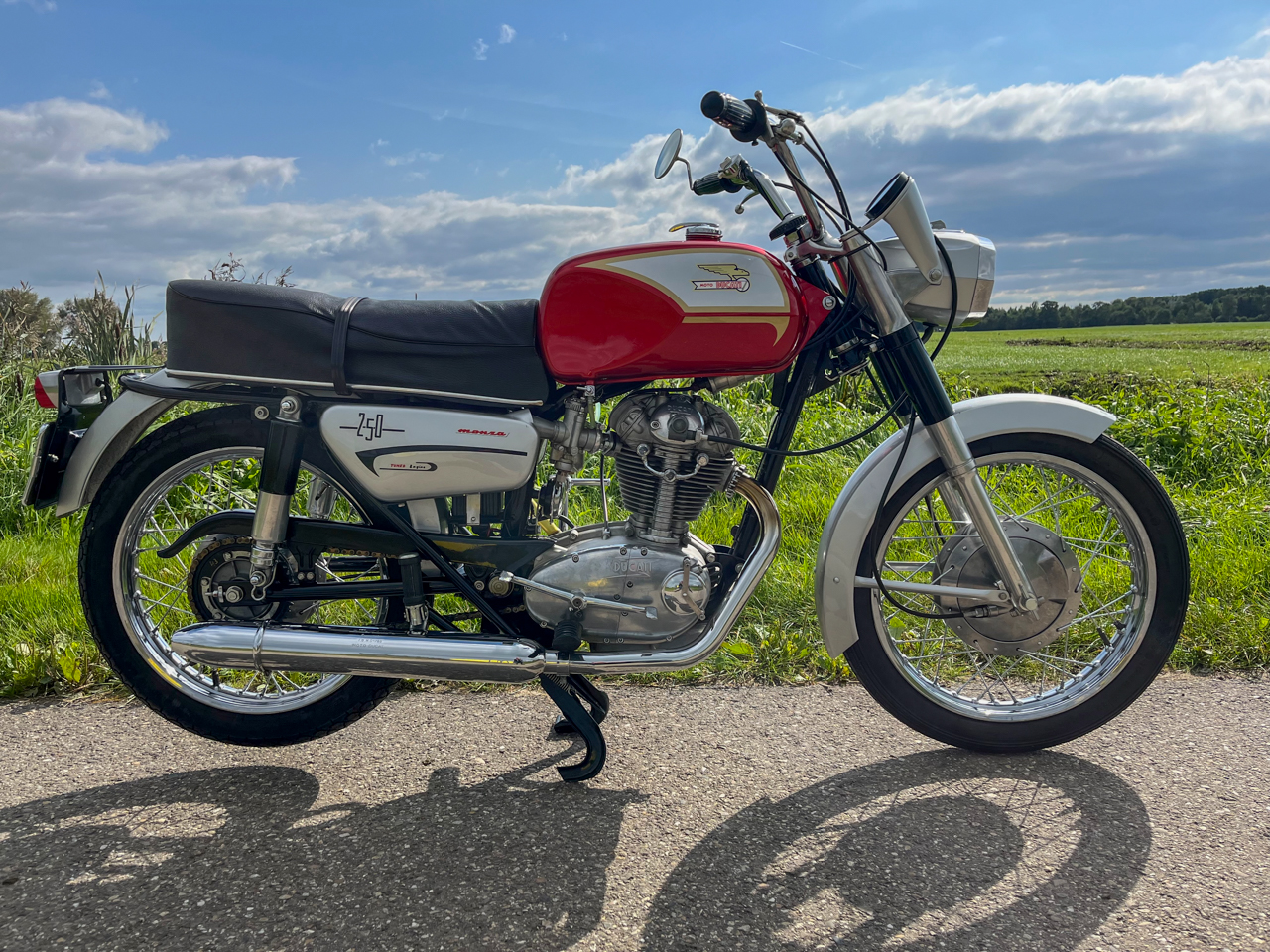 Ducati 250 Monza
